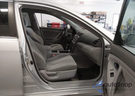 2009 Toyota Camry Le z USA, uszkodzony, nr VIN 4T1BE46K79U376819